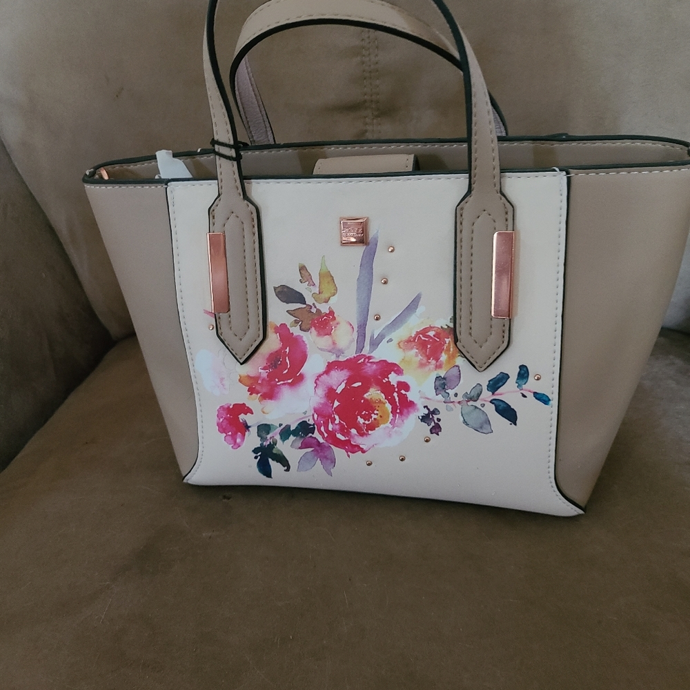 Purse - Picture 2 of 3
